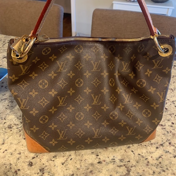 2 pieces LV Berri mm handbag & wallet… - Picture 3 of 7